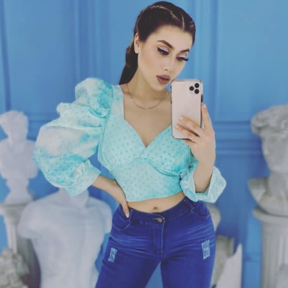 Tops - Picture 3 of 3